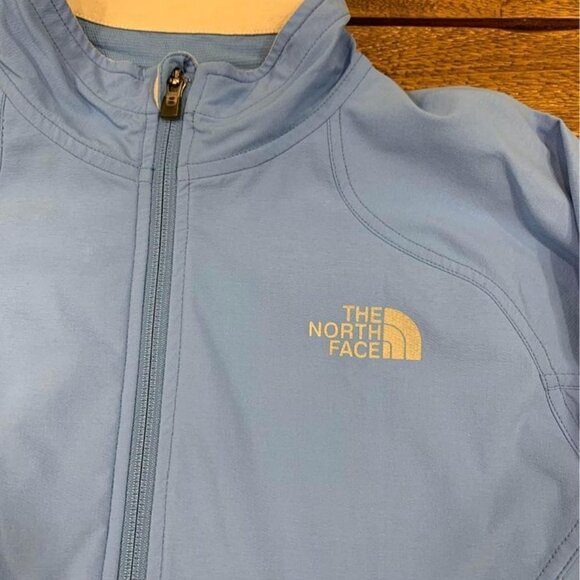the NORTH FACE woman’s flight series shell. Periwinkle blue/white. Size Small. - Picture 3 of 10